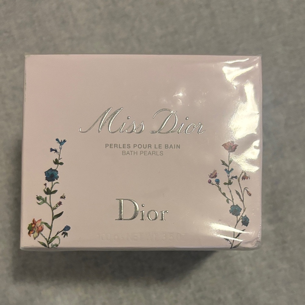 Dior Miss Dior Bath Pearls in Soft Pink